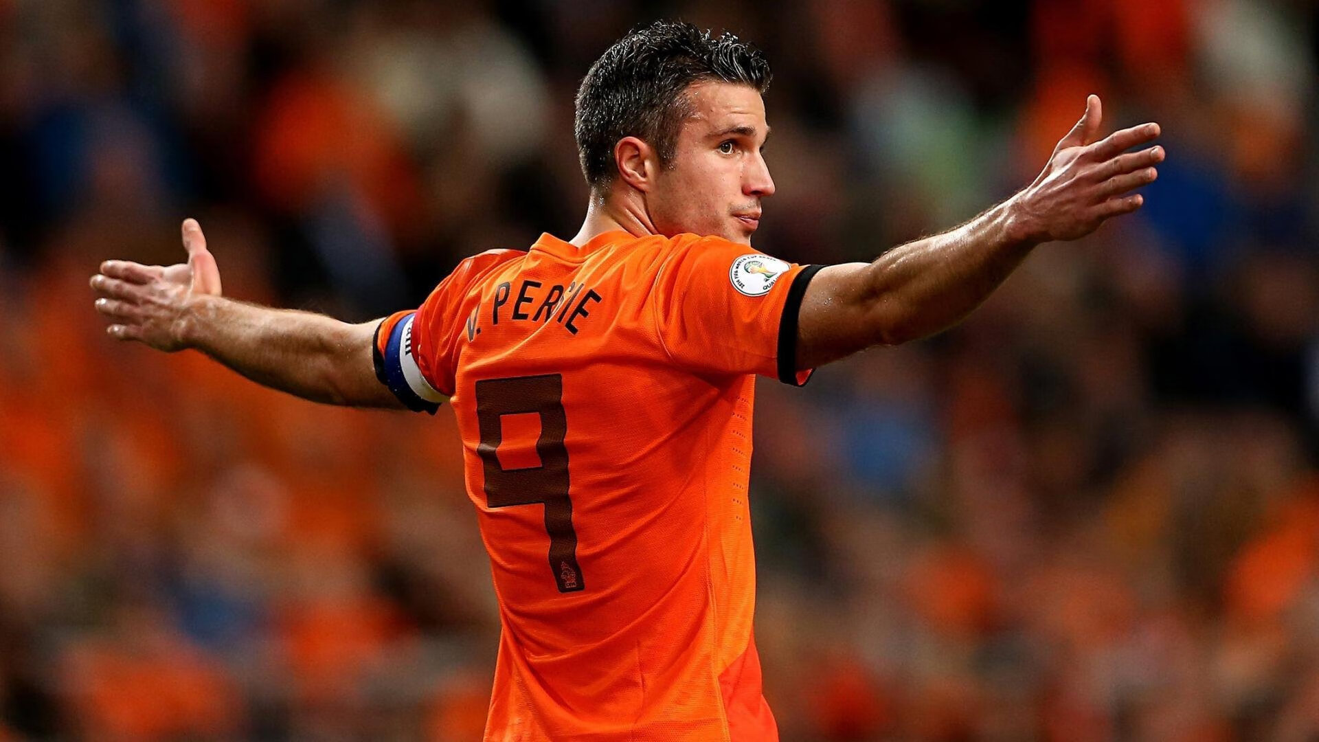 黄蜂球迷参与“设计主场助威动作”比赛，黄蜂球队